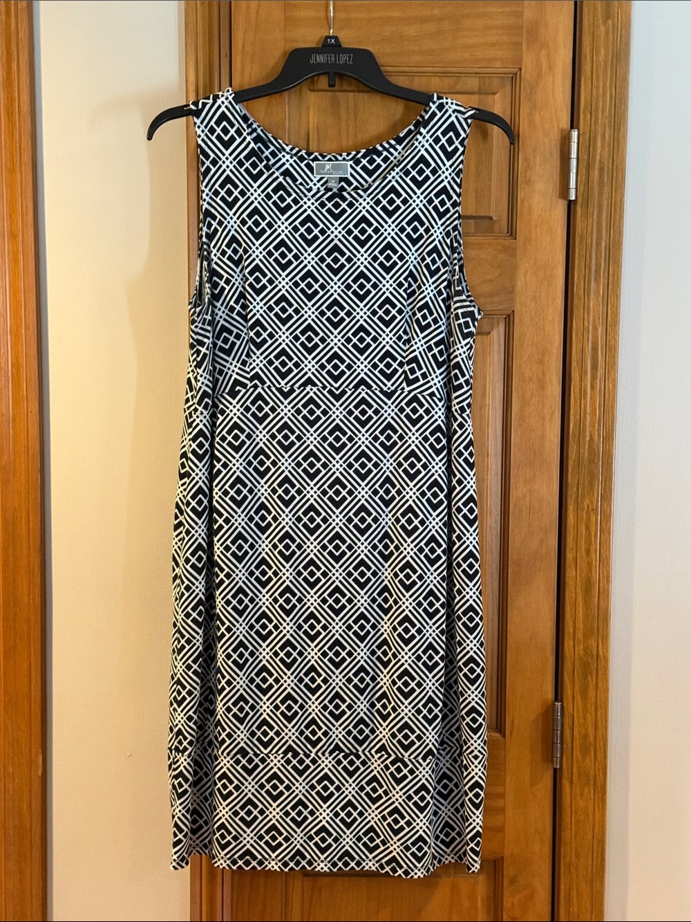 NWOT size 1X JM Collection Black & White Geometric Sleeveless Shift